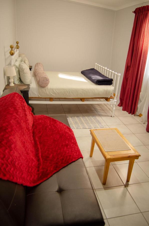 A & R Guesthouse Блоемфонтейн Екстериор снимка