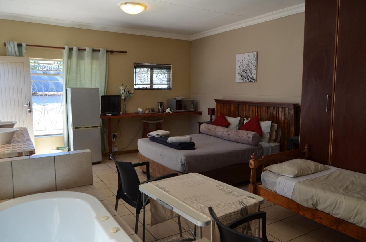 A & R Guesthouse Блоемфонтейн Екстериор снимка