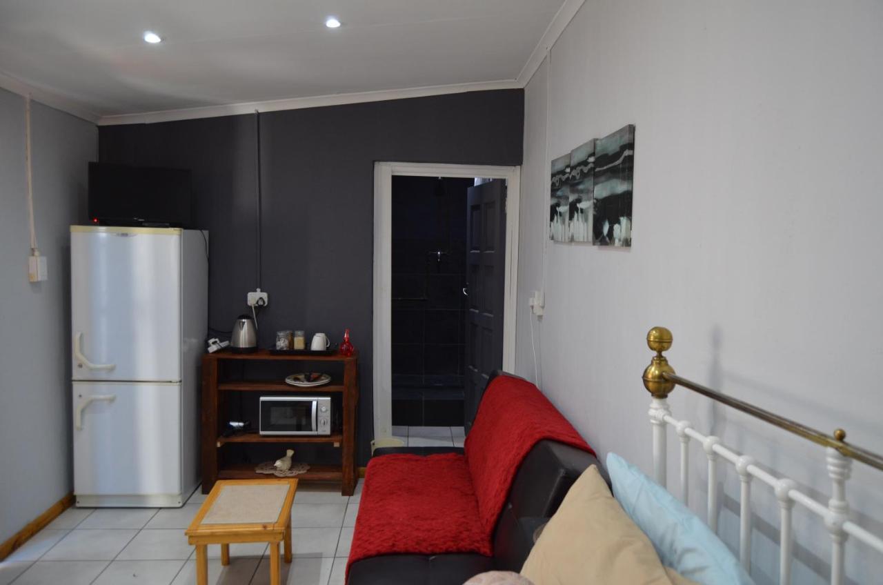 A & R Guesthouse Блоемфонтейн Екстериор снимка