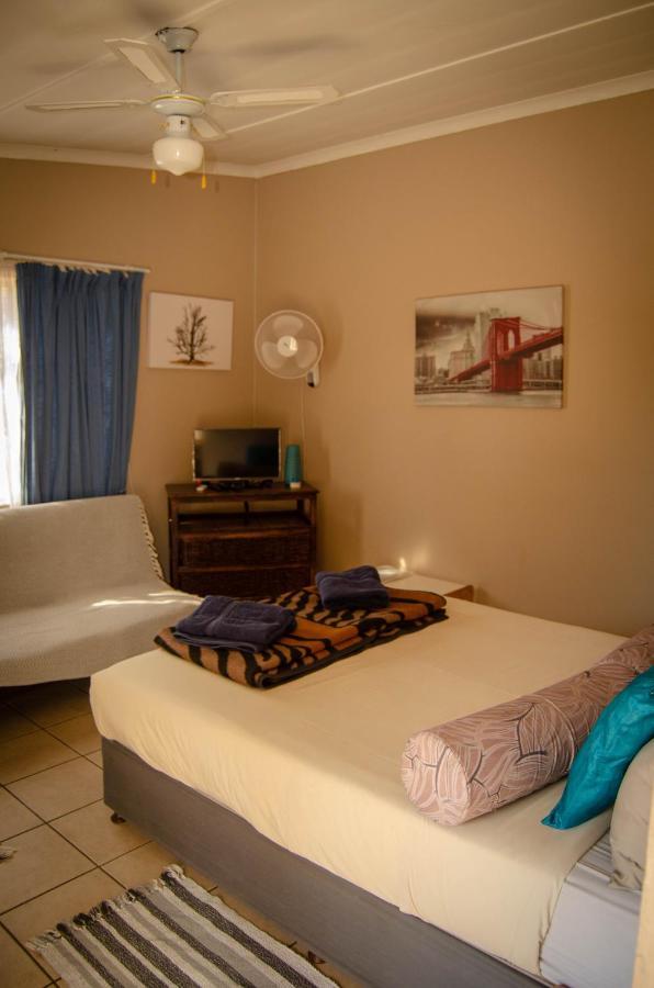 A & R Guesthouse Блоемфонтейн Екстериор снимка